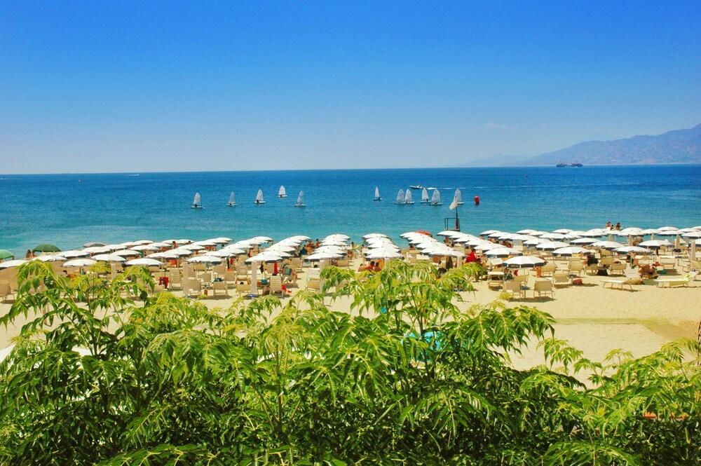 Regent Beach Hotel & Apartments Reggio di Calabria Exterior foto
